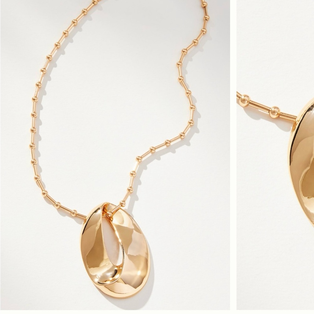 Elegant Gold Necklace